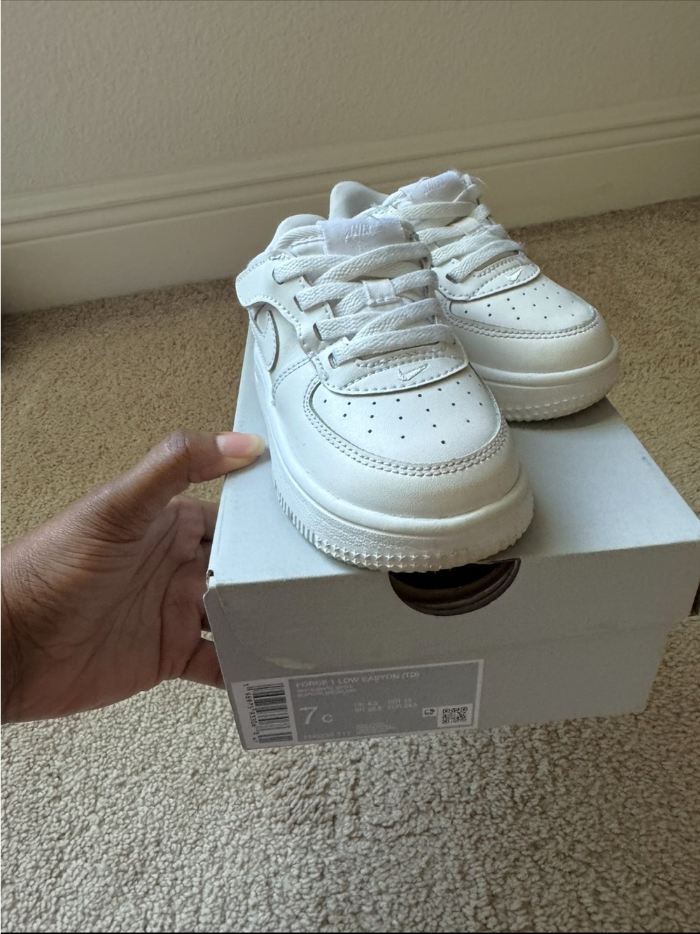 Nike Kids White Low-Top Sneakers with Velcro Strap